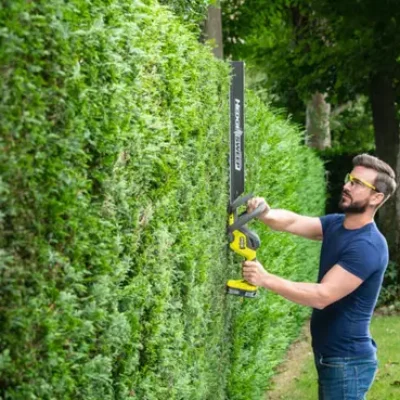 Taille haie RYOBI ONE+ 18V 55 cm avec batterie 4 Ah
