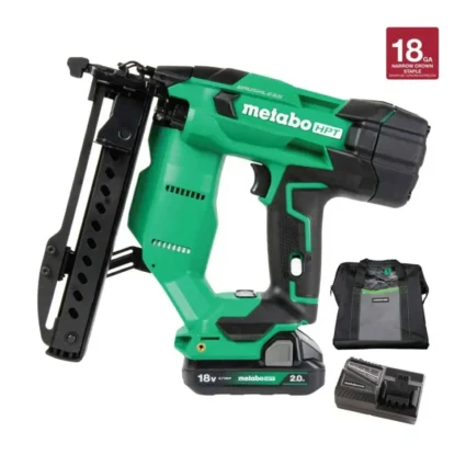 Milwaukee M12 Cable Stapler Kit with 1inch Insulated Cable Staples 600qty Bundle