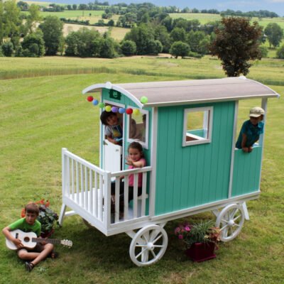 Roulotte pour enfants en bois CARRY sur pilotis SOULET
